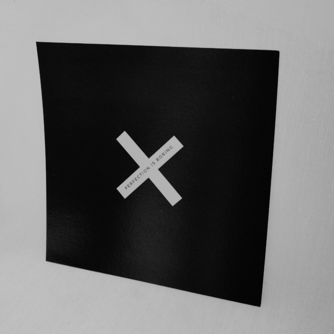 Perfection is boring -kortti